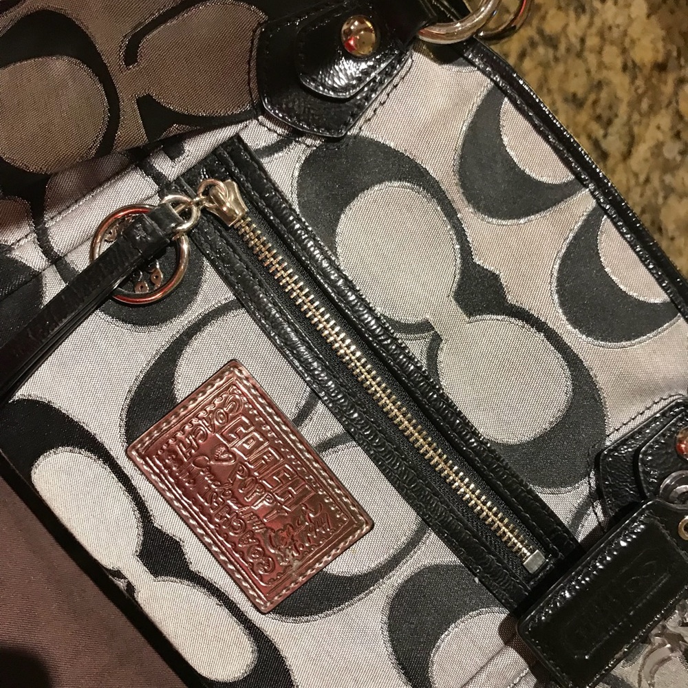 Coach - Picture 2 of 4